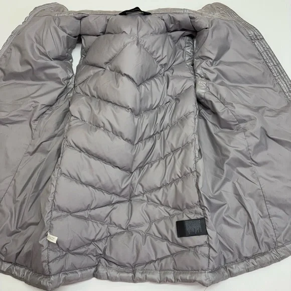 The North Face 550 Fill Down Puffer Vest Women's M Gray Metallic READ - Picture 8 of 14